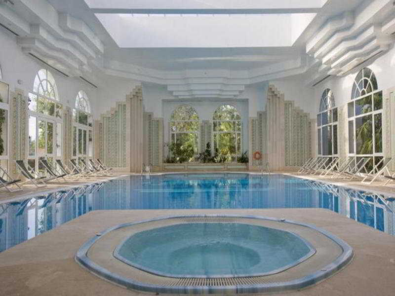 Yadis Hotel 4*